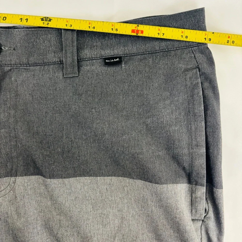 Travis Mathew Gray Stripe Flat Front Performance Golf Chino Shorts Size‎ 34